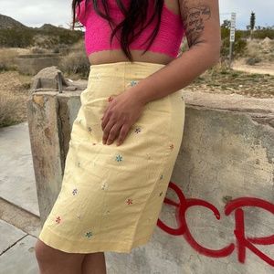 Vintage Talbots Yellow Linen Skirt w Colorful Embroidered Daisies